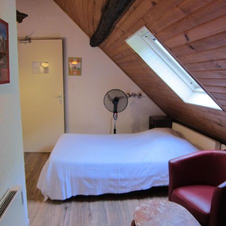 Auberge Des Deux Rivieres Seix Room photo
