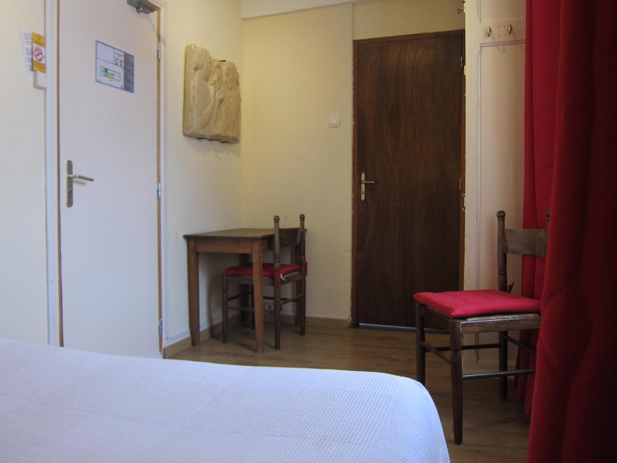 Auberge Des Deux Rivieres Seix Room photo