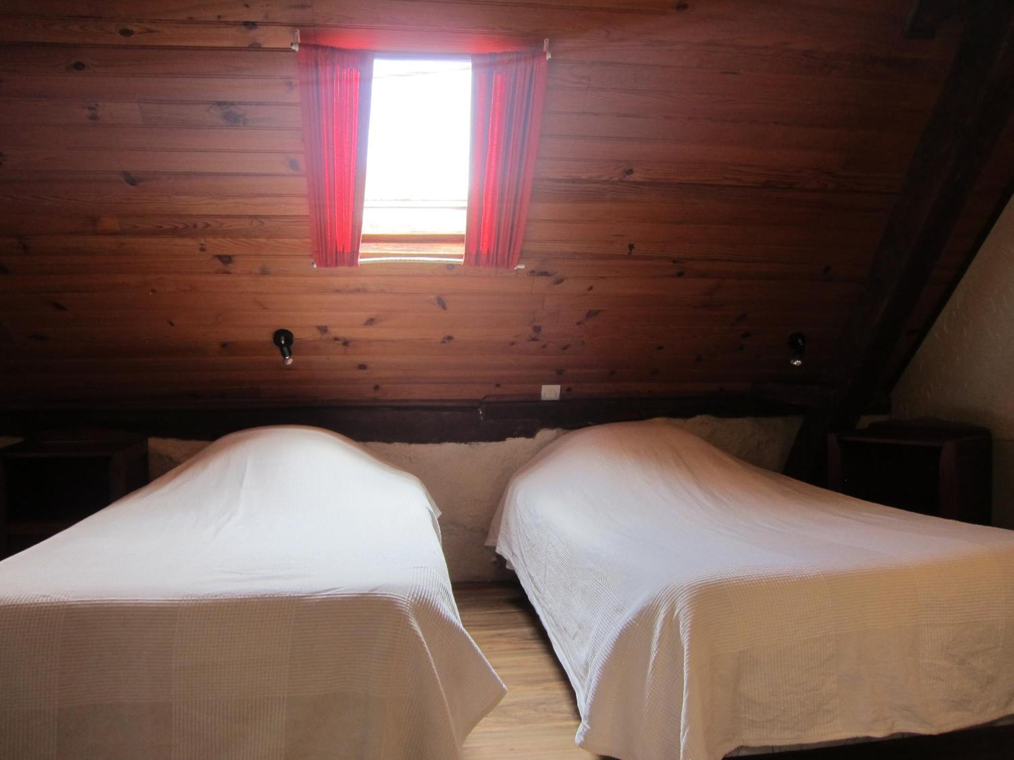 Auberge Des Deux Rivieres Seix Room photo