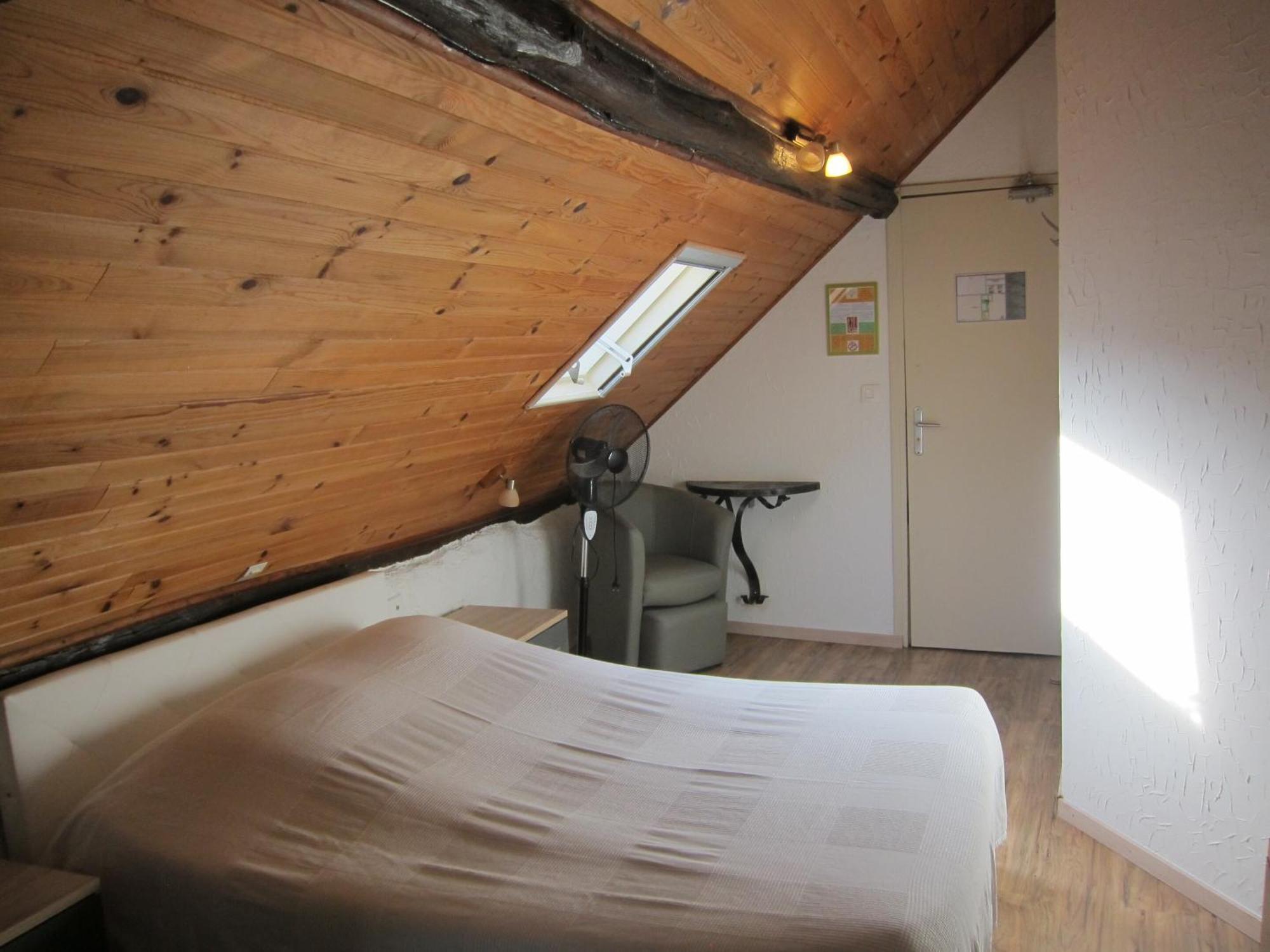 Auberge Des Deux Rivieres Seix Room photo